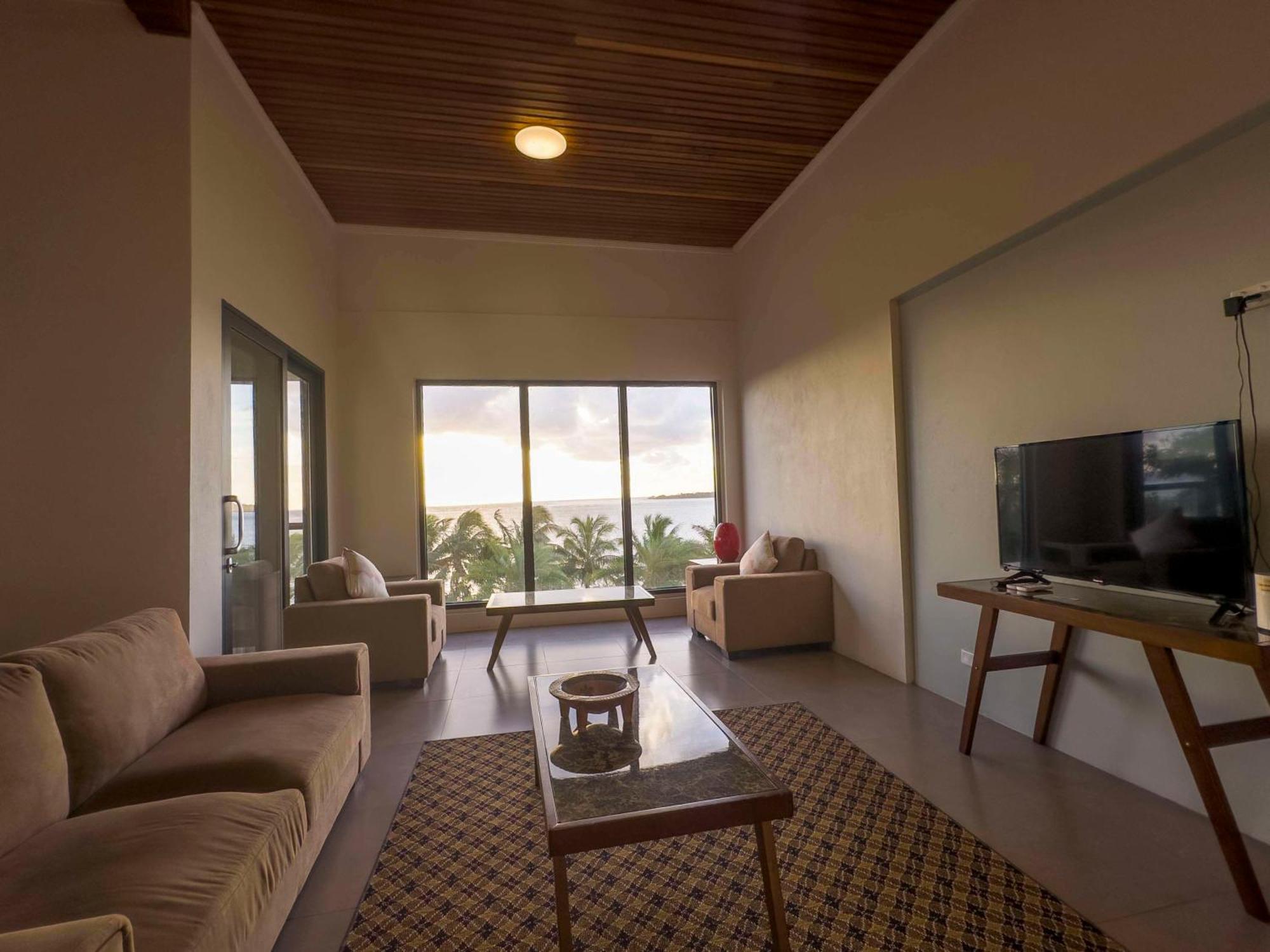 Ramada Suites By Wyndham Seafront Coral Coast Korotogo Exterior foto